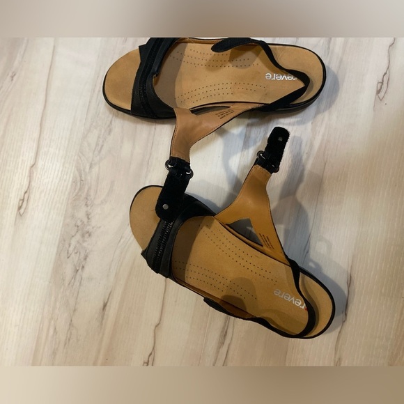 Revere~Rio~Onyx/BlackLizard~Leather~Adjustable Hook & Loop Strap~Sandal~Size 10 - Picture 9 of 14